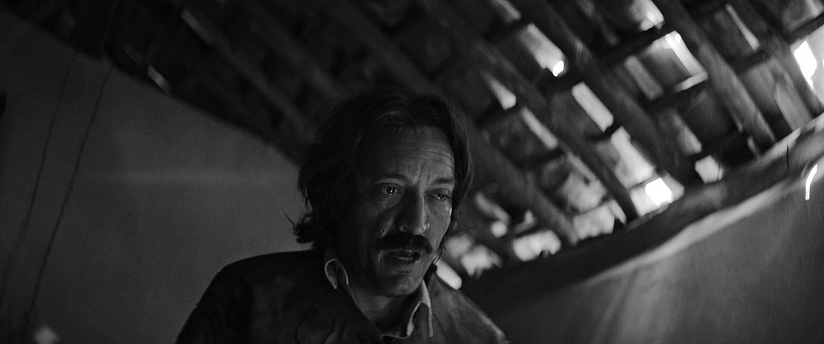 A nova temporada de Cangaço Novo chegou eletrizante. Flashbacks incríveis amarram o passado ao presente em meio à tensão das disputas da velha política coronelista e aos dramas familiares, tudo isso embalado por uma trilha sonora que segue absurda.