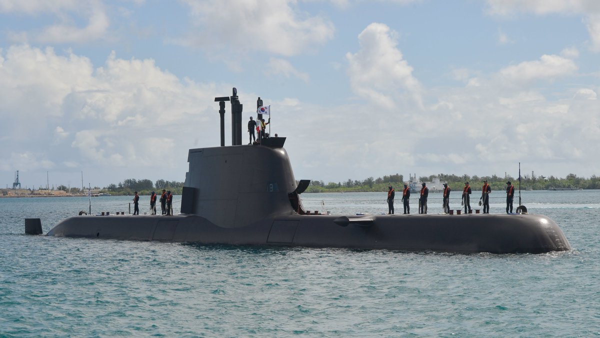 Germany's Defence Minister just confirmed it personally. 🇮🇳🤝🇩🇪

India is sealing an $8 billion submarine deal with Germany within 3 months.

And what India gets from this deal is bigger than most people realise. 👇

• 6 Type-214 NG submarines built at Mazagon Dock Mumbai under
