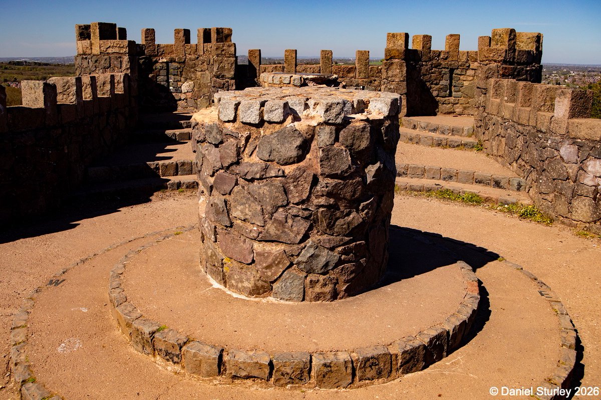 Daniel_Sturley's tweet image. #Birmingham UK, 4 of the Toposcope atop Beacon Hill in the Lickey Hills Country Park 😎 

#BirminghamWeAre #Follies 
#Architecture #AllTypes