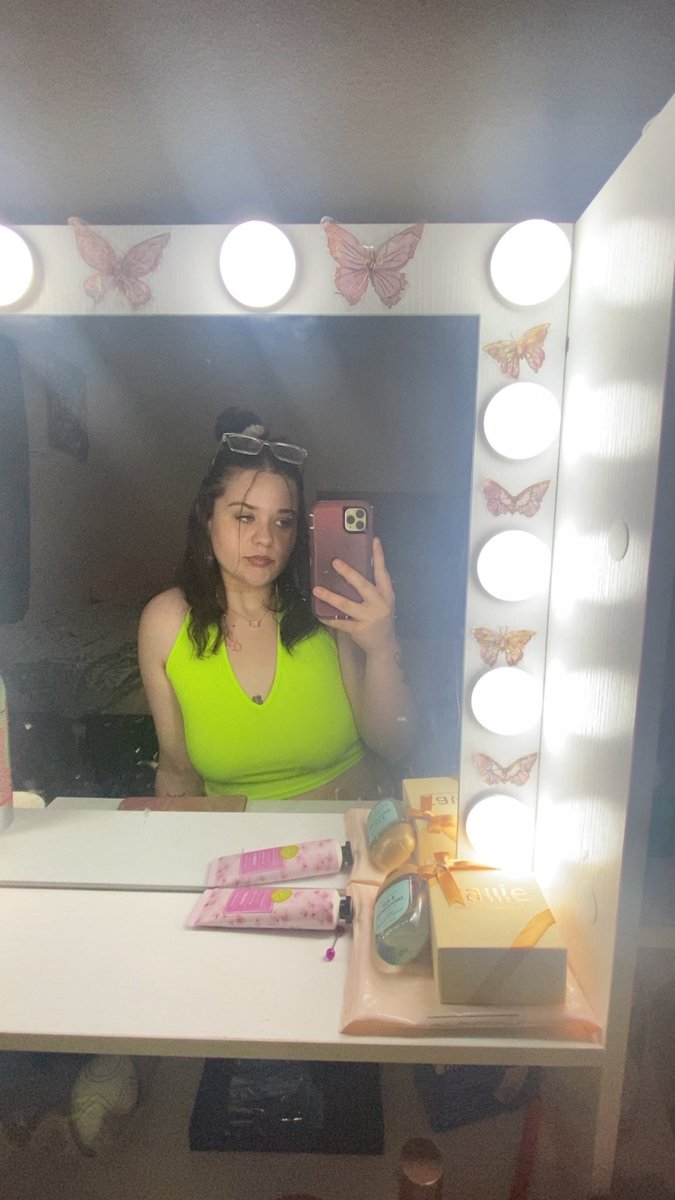 thelovergirl200's tweet image. mirror mirror on the wall ;) #explore #fyp #like #fypviral