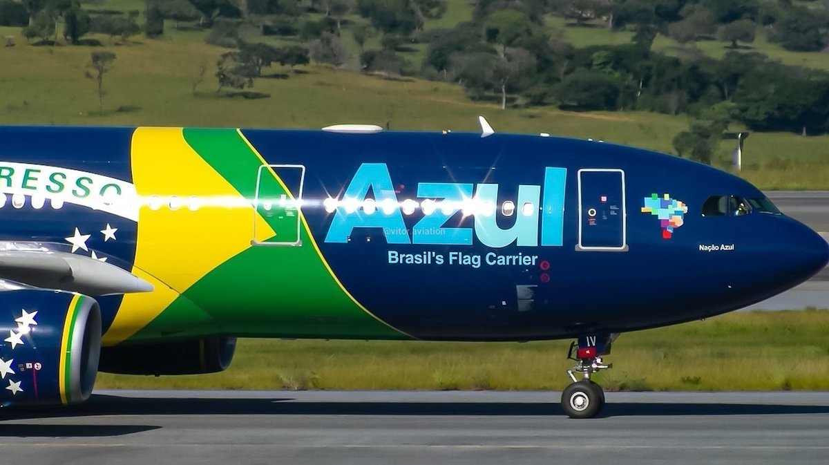 vtzinhhh's tweet image. Esse bandeirão é mt lindo... 🥹💚💛💙✈️

🆔 PR-AIV–"Nação Azul"
📅18/04/2026
✈️ A330-243
📍 Aeroporto Internacional de Confins/@bhairport_ (CNF/SBCF)
🌐 @azulinhasaereas

#spotter #spotteraviação #spotting #badeira #praiv