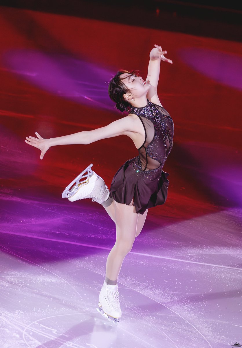 피나는 채연이 스케이팅 그 자체인 프로그램인 것 같아서 볼때마다 큰 감동을 느낀다ㅠㅠ 오랜만에 채연이 연기 볼 수 있어서 진짜진짜 죠았어ㅠㅠ