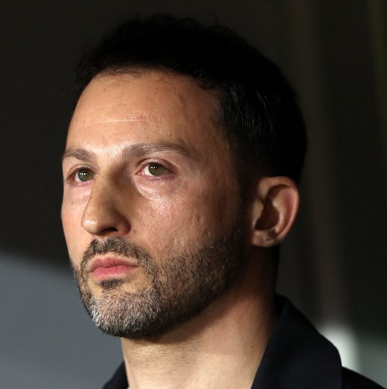 OddsradarTR's tweet photo. Domenico Tedesco: 

"Aklımızın çok temiz ve net olması gerekiyor. Galatasaray'ın önde baskı yaparak maça başlayacağını düşünüyorum, bizler de buna hazırız. Dikine bir oyun oynamalıyız. Gerektiği zamanda da savunma yapmayı, acı çekip üstesinden gelebilmeyi bilmemiz gerekiyor."

📲 Canlı oranları kaçırma: 
https://t.co/vkgMFygCFa 

#GSvFB