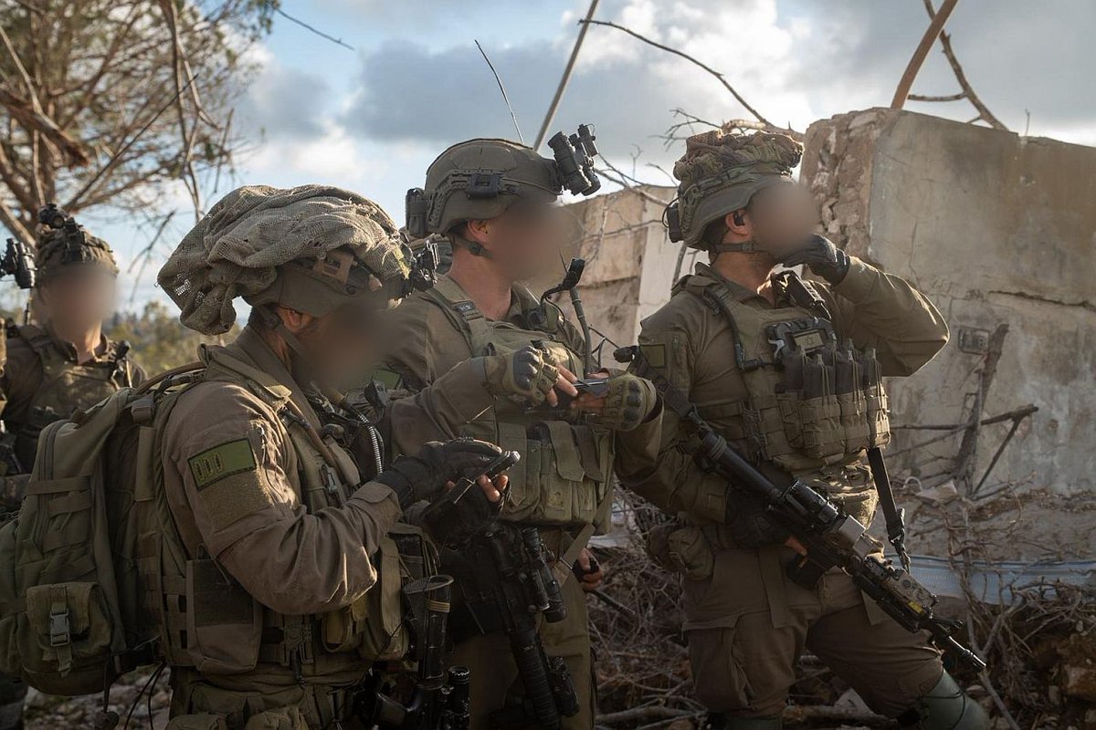 Jewdition's tweet photo. Third IDF Soldier Falls as Hezbollah Escalates Attacks
A 19-year-old IDF soldier was killed as Hezbollah escalates drone and rocket attacks in ongoing ceasefire violations in southern Lebanon.
 
https://t.co/mIChFq3OIh https://t.co/B3EAUMtq0t