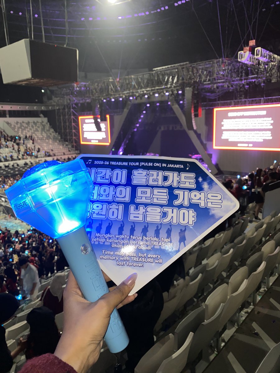 yedeecutiee's tweet photo. happyyyy sekaliii hari ini, @ygtreasuremaker @treasuremembers terima kasih swkaliiii, janjii dateng lagi yaah?!!! https://t.co/m6r1AXTihU