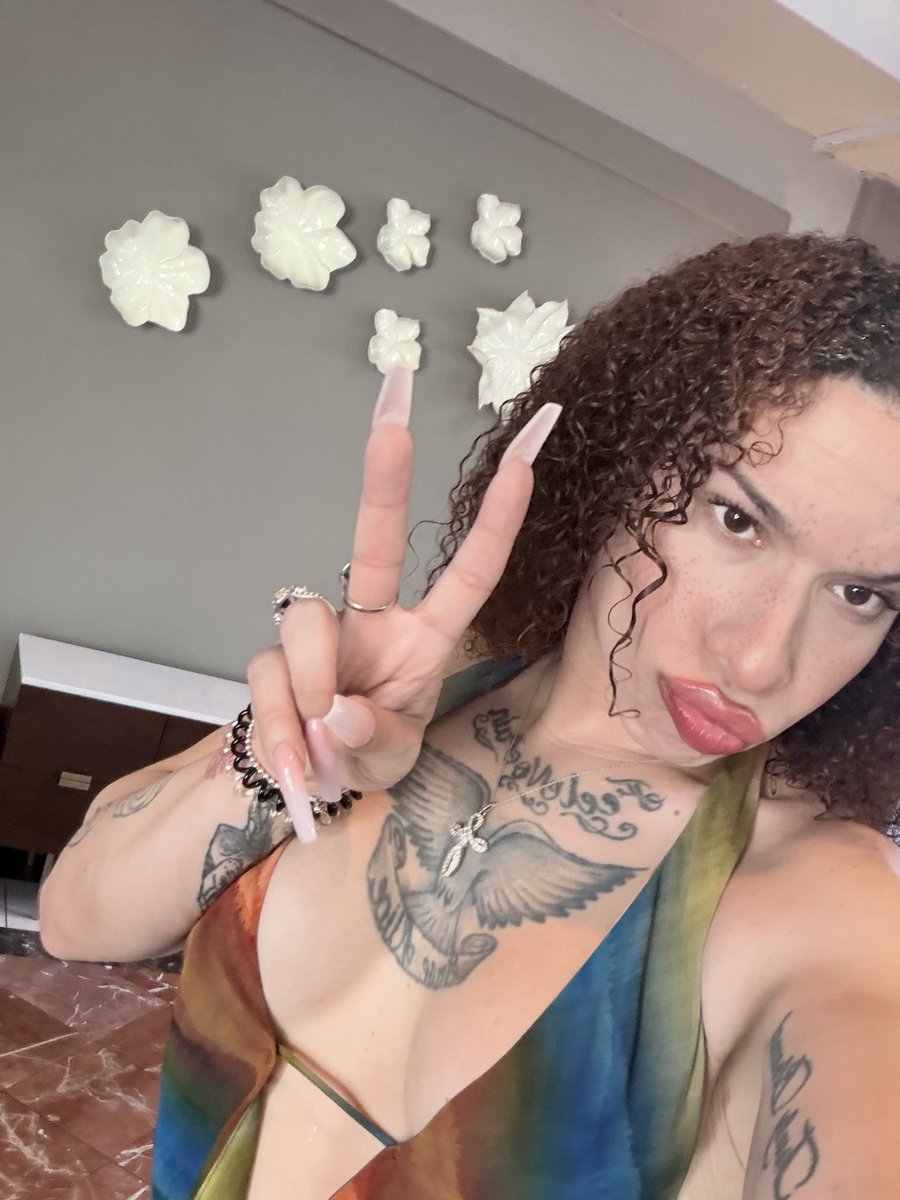 WatäThRoat tweet media