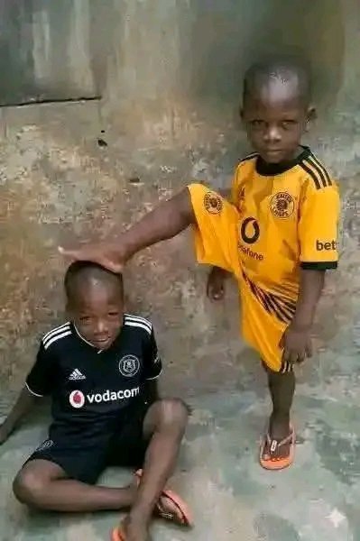 KabeloMohlah02's tweet photo. Siphesihle Ndlovu vs Mofokeng😭✌️ https://t.co/YyP0H1F7eL