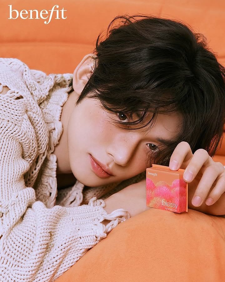 yawntul's tweet image. benefit never knows how to not serve when it comes to choi yeonjun