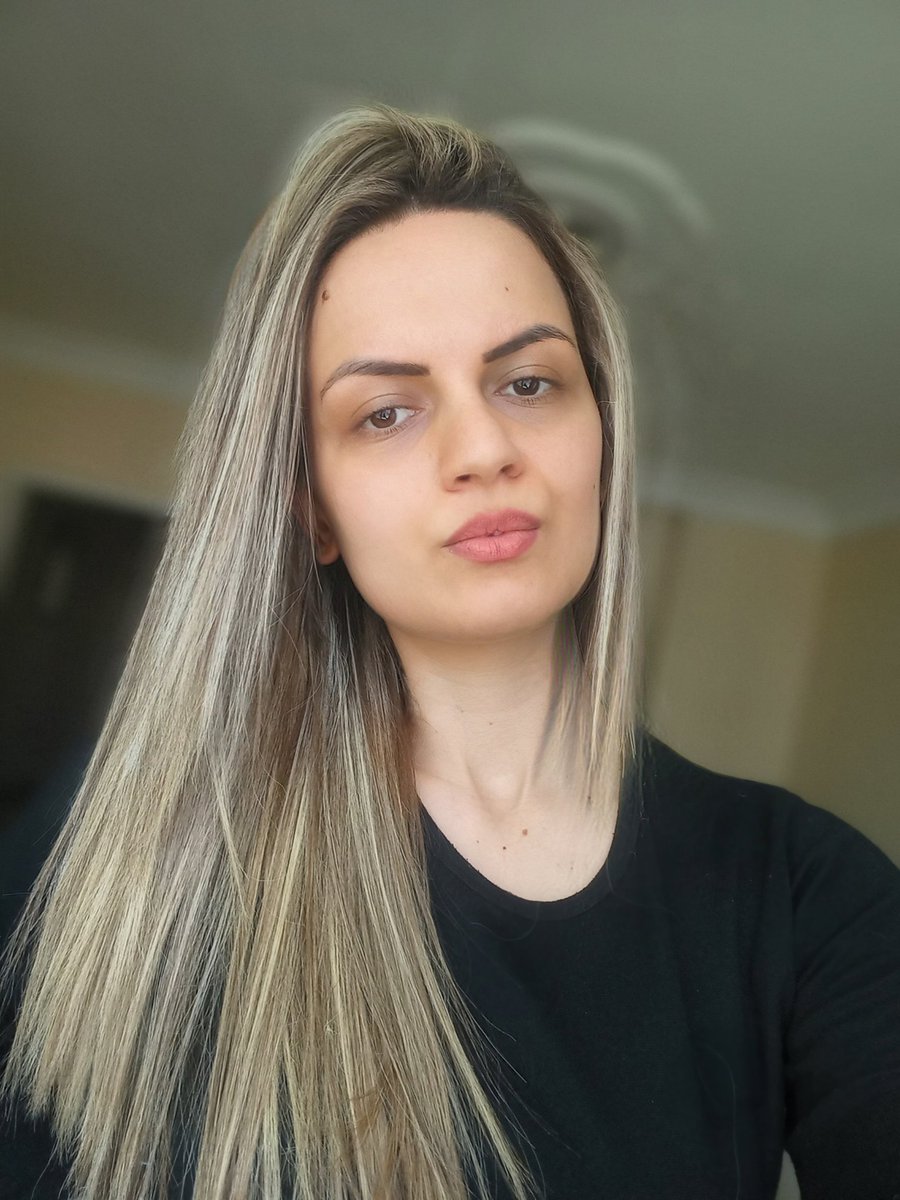 ElifEkizolu2's tweet image. Gören de faceappsız+make-upsız bir şeye benzemiyoruz sanır. #nomakeup #nofilter #iskenderun #hatay