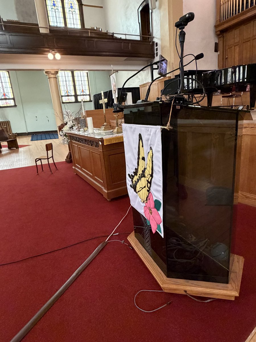 garysdeskcom's tweet image. Worshipping with Garneau McDougall folks at @mcdougallchurch #yeg, and #affirming church.