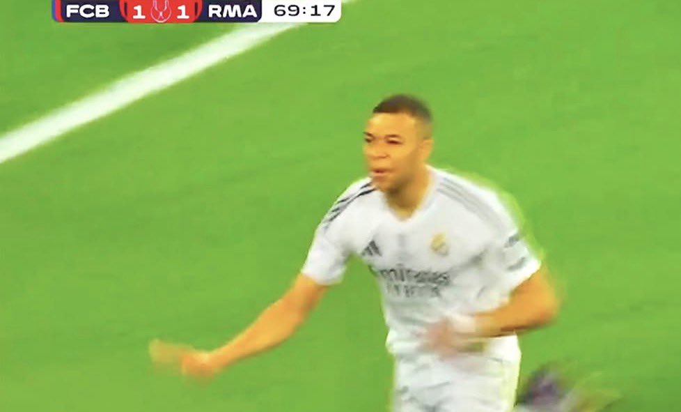 Il y a un an, le compte “Has Mbappé scored a free-kick” tirait sa révérence sur ça 😭😭