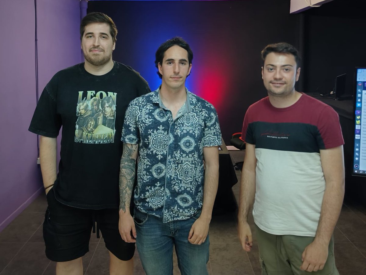 MadridFGC's tweet photo. 🕹️ 3º torneo Meseta League #2XKO🕹️

Enhorabuena a @guilpe1 por si victoria ayer en el tercer torneo de la Meseta de @2XKOes 👑

Así quedó el TOP 8:
1º @guilpe1 
2º @Señortomatezz
3º @albertocruiz27 
4º Outsyder
5º @mikeyyy_27 
5º El Pato Cuak
7º @AnterdesSN 
7º Vcrar

Muchas gracias a todos los participantes y a los que os pasasteis por el stream 💜💛💜

Ya tenemos a los 12 clasificados por puntos para las finales del 30 de mayo, quedan 4 huecos que se decidirán en el LCQ de esa mañana.