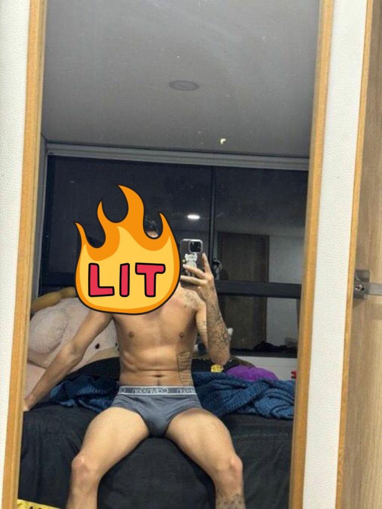 luckcatton's tweet photo. I need to suck some cock 😋 🍆💦🍆💦💦🍆🍆 https://t.co/eiskohWia4