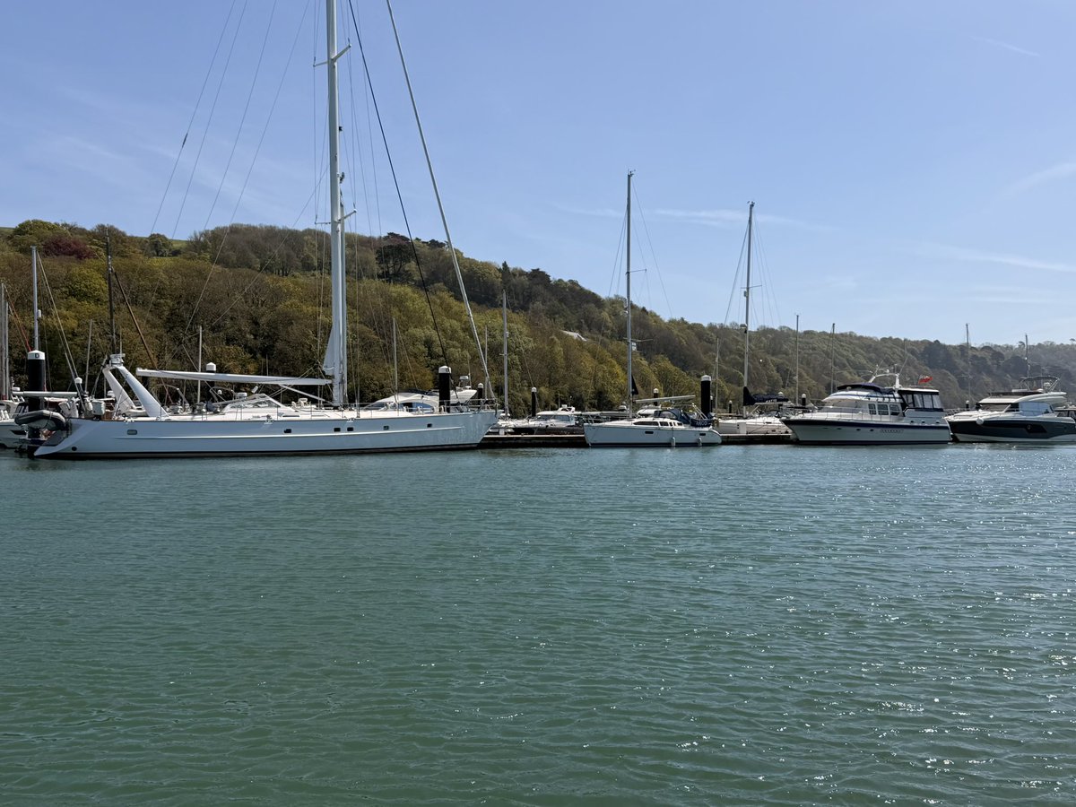 MMarinamike's tweet image. What a fantastic weekend! A touch of sunshine truly makes all the difference. We hope you all enjoyed yours wherever you are. ⛵⚓🚤😎🌞

#dartmouth #devon #riverside #riverdart #sunshine #summervibes #relaxing #funtimes