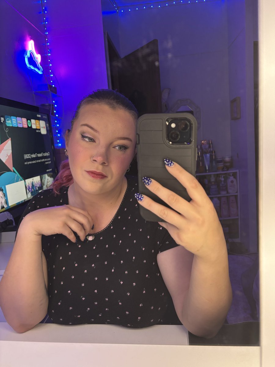 QueenNova tweet media