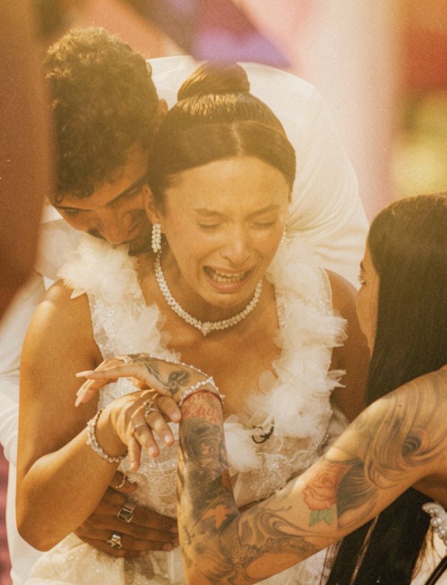 Só foi protagonista do 1° dia ao último.
Só conquistou a maioria do público.
Só foi a única concorrente de todas as edições a conquistar 100K dentro da casa.
Só já ultrapassou 230K de seguidores.
Só carregou o programa às costas.
Só venceu e ganhou 100 000€. #sstvi