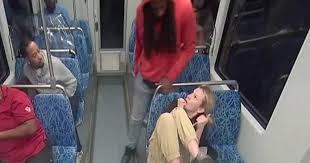 <a href="/WagnerThomazoni/">Wagner Thomazoni</a> <a href="/yvessirae/">Yves ౨ৎ</a> pergunta do lado de quem nessa foto as feministas ficaram...e isso é tudo q vc precisa saber sobre o identitarismo