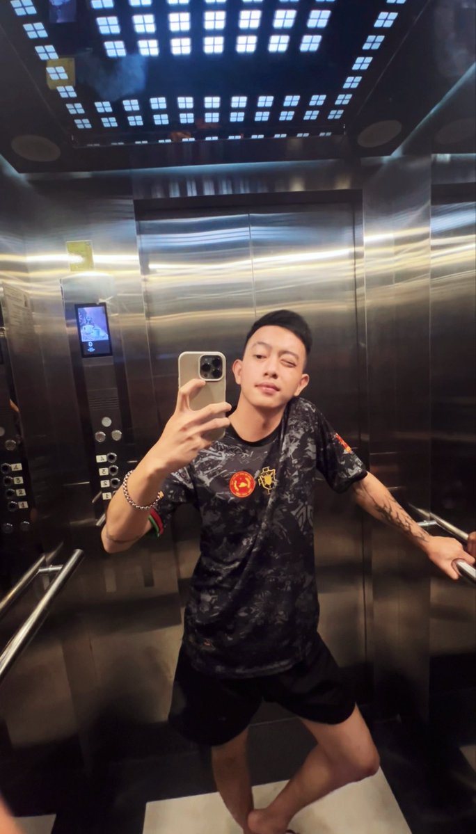 Hoàng Lê Phi Lâm tweet media