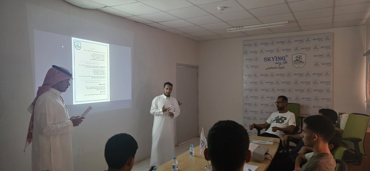 aleeteemad's tweet photo. أقامت إدارة الموارد البشرية بنادي الاعتماد، بالتعاون مع الإدارة القانونية، اليوم الأحد 26 أبريل عند الساعة 4:00 مساء، ورشة “الوعي بلوائح الرياضات” للاعبي كرة الطاولة 
لرفع الوعي باللوائح الرياضية وتعزيز الالتزام https://t.co/LHnkPWhwNc