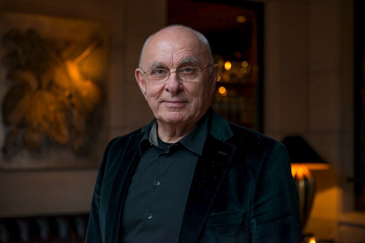 Michael van Praag (o.a. oud-bestuurder UEFA/KNVB): "Robert Eenhoorn is een van de beste directeuren die we gehad hebben. Het zou wel mooi zijn als hij naar Feyenoord ging. Dat zou heel mooi zijn! En het zou mij helemaal niks verbazen... Robert Eenhoorn was écht een kanjer, vond