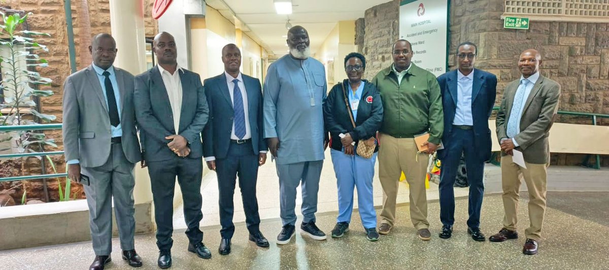 aussom_'s tweet image. Wakiilka Gaark ah ee Midowga Afrika ahna Madaxa #AUSSOM, Danjire El Hadji Ibrahima Diene, ayaa maanta booqday askar ka tirsan ciidanka nabad ilaalinta AUSSOM oo lagu dawaynayo qaar ka mid ah isbitaallada #Nairobi, Kenya.

Wuxuu ciidanka u rajeeyey caafimaad degdeg ah, isagoo ku