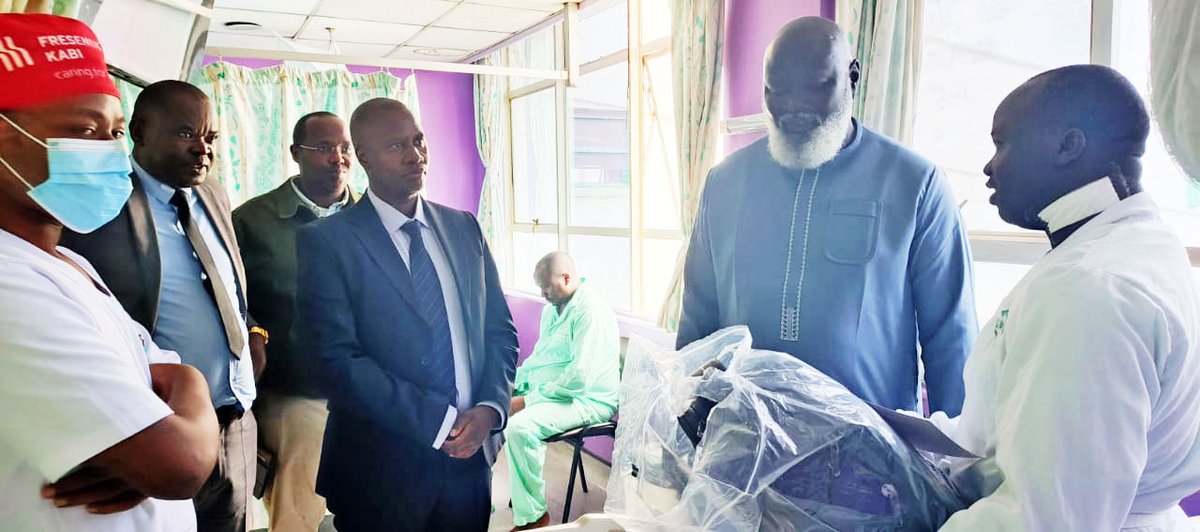 aussom_'s tweet image. Wakiilka Gaark ah ee Midowga Afrika ahna Madaxa #AUSSOM, Danjire El Hadji Ibrahima Diene, ayaa maanta booqday askar ka tirsan ciidanka nabad ilaalinta AUSSOM oo lagu dawaynayo qaar ka mid ah isbitaallada #Nairobi, Kenya.

Wuxuu ciidanka u rajeeyey caafimaad degdeg ah, isagoo ku