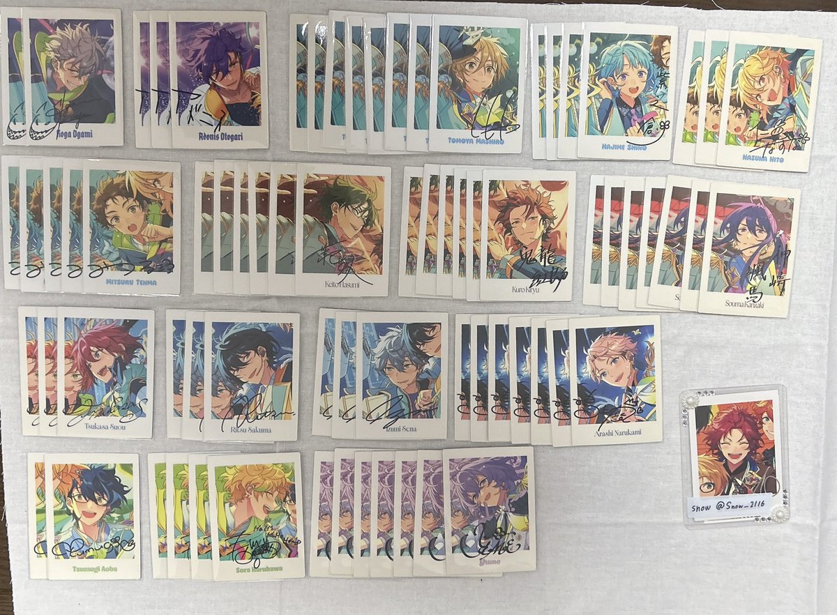 Snow_2116's tweet photo. 【交換】 あんスタ 10周年 ぱしゃっつ

求：真緒

譲：渉 弓弦 北斗 鉄虎 翠 忍 千秋 奏汰 藍良 マヨイ 凪砂 みか ひなた ゆうた こはく 晃牙 アドニス 友也 なずな 創 光 敬人 紅郎 颯馬 司 泉 凛月 嵐 つむぎ 宙 ユメ

郵送での交換
お気軽にお声がけ下さい https://t.co/R5M95BxiUm