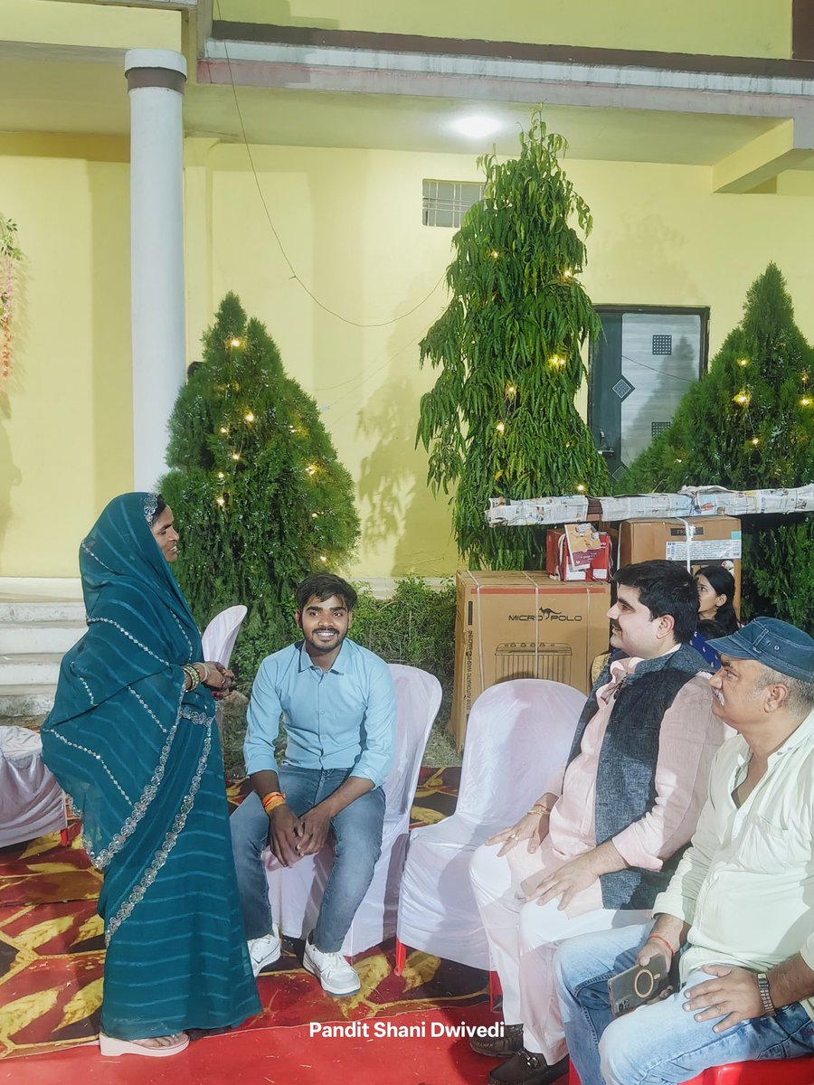 panditratnakar's tweet image. आज रात्रि वृंदावन मैरिज गार्डन में श्री शारदा सेन जी की बेटी के वैवाहिक कार्यक्रम में शामिल होकर अपनी शुभकामनाएं दी,

#शादी #viral #post #ShivaChaturvedi