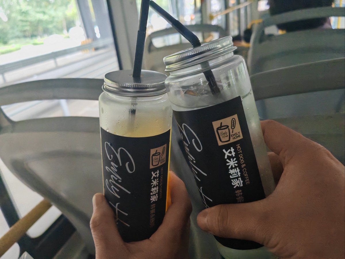 MorelCline3's tweet image. 5-Minute Mango Fizz — Blend 1 ripe mango + 100ml coconut water, top with sparkling water + a mint sprig. Refreshing, dairy-free, u0026 zero added sugar! Perfect for sunny afternoons. #QuickDrinks #MangoLover