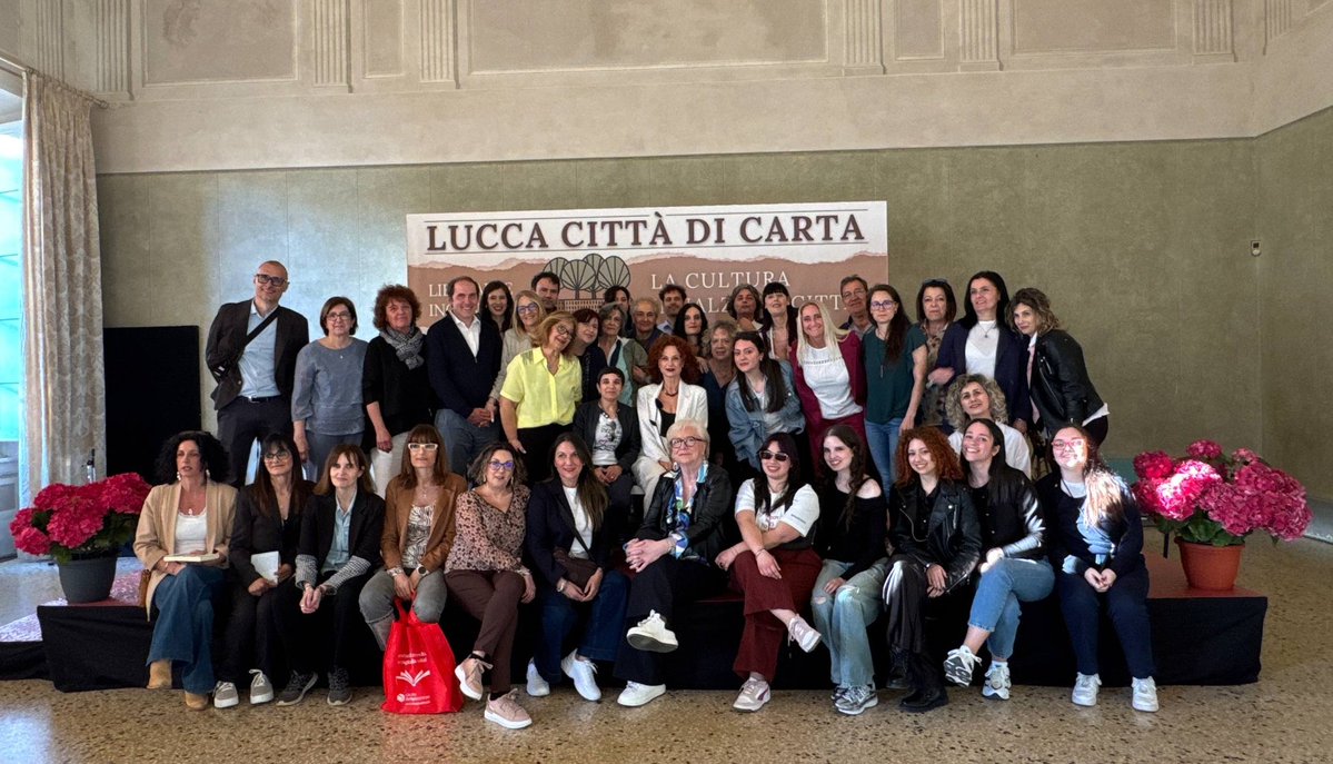 BeatriceLuzziOfficial tweet media