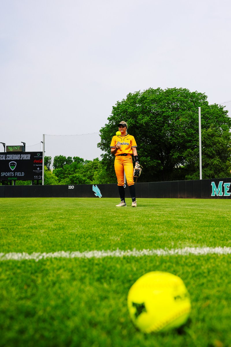GoShockersSB's tweet photo. A yellow kinda Sunday 🟡🟡 https://t.co/WsgdSTV3Zs