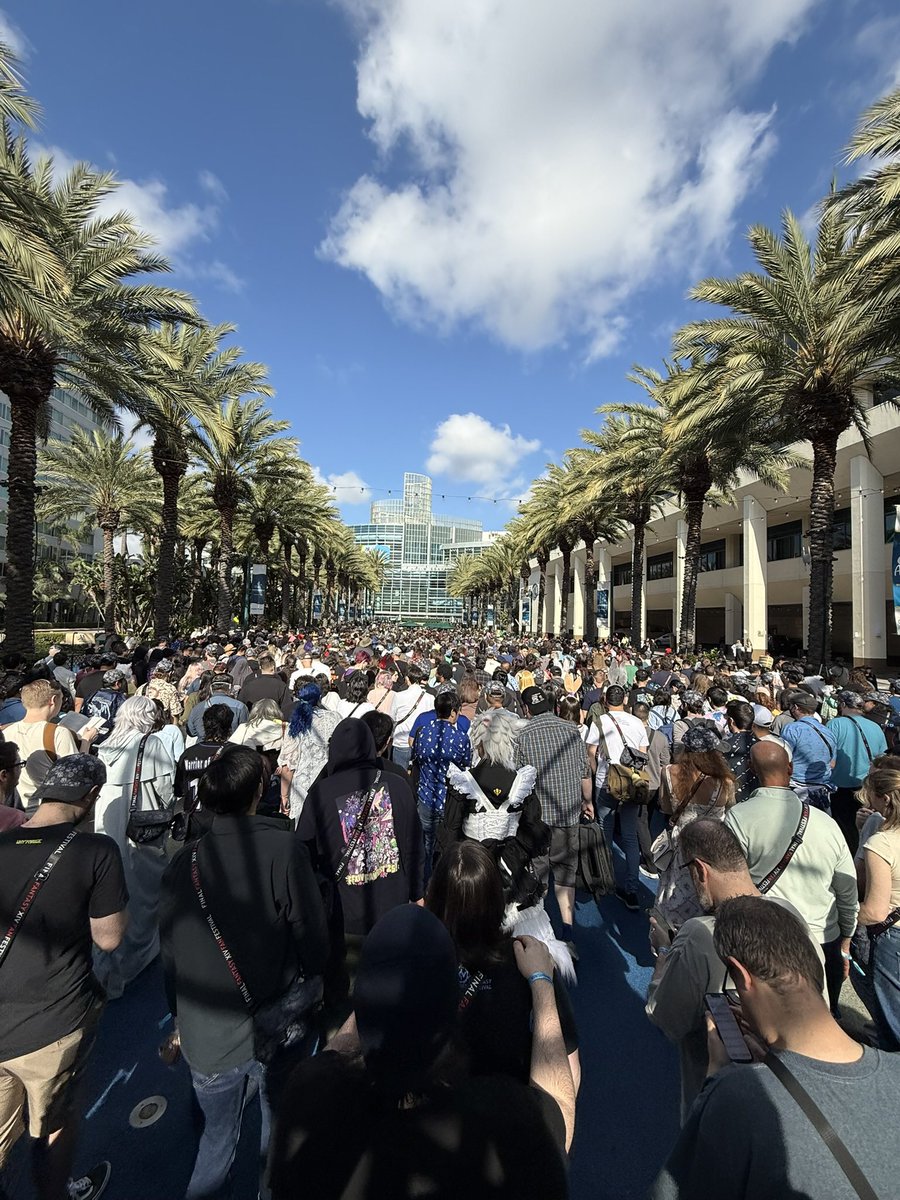 Liefdevolle's tweet photo. Fanfest was such a wonderful time. Everyone was so nice and you could see the passion everywhere you went. Sad I couldn’t see everyone I wanted to but I wouldn’t trade the experience for anything. 💜 #FFXIVFanFest https://t.co/BiNbc56cF7