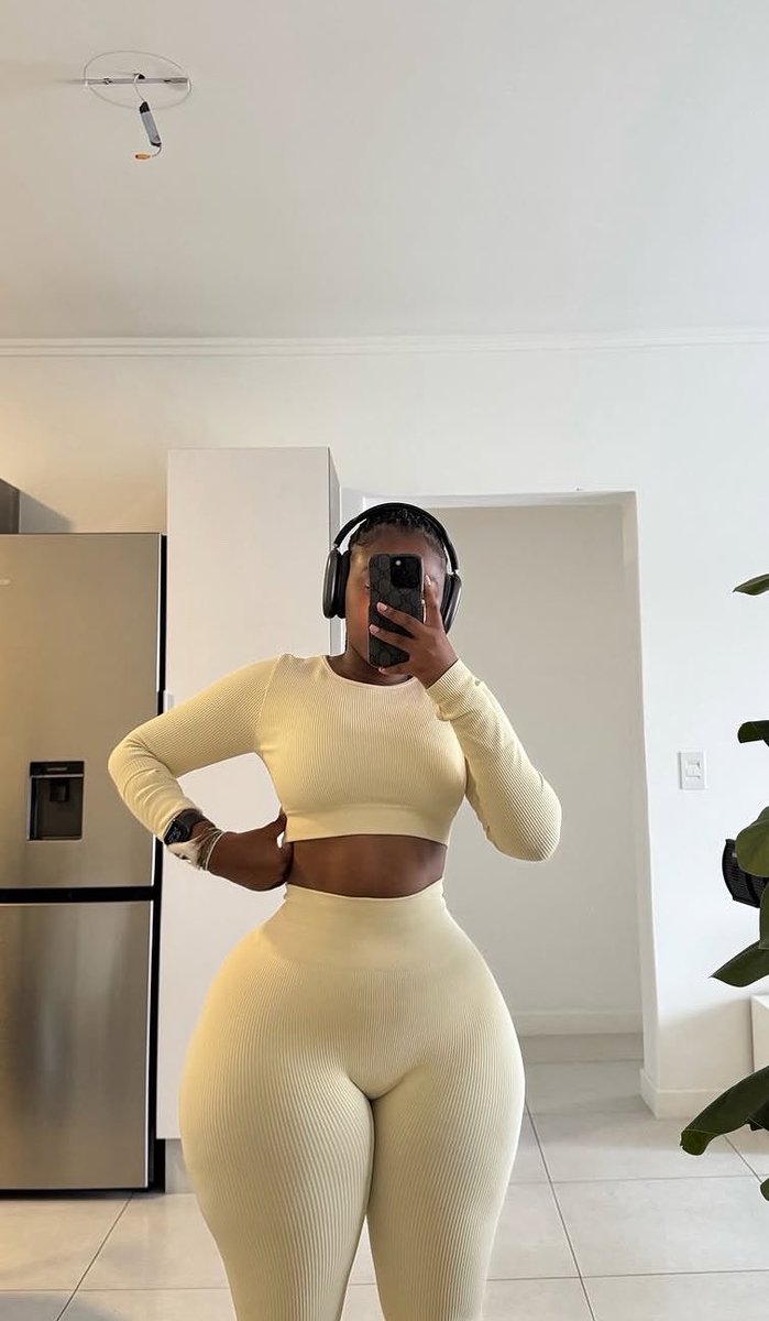 naughty_mércyy❤️🍑 tweet media