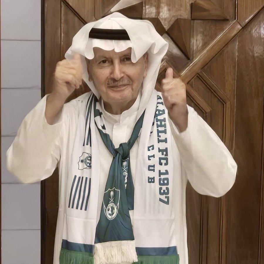 صالح المعيض #من_بعيد tweet media