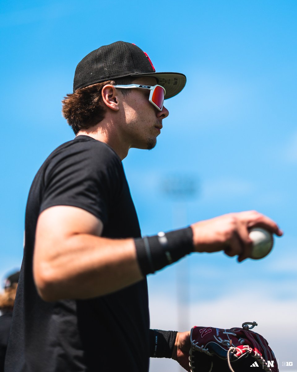 HuskerBaseball's tweet image. Gettin' loose. 🌽

@AuroraAgNetwork | #GBR