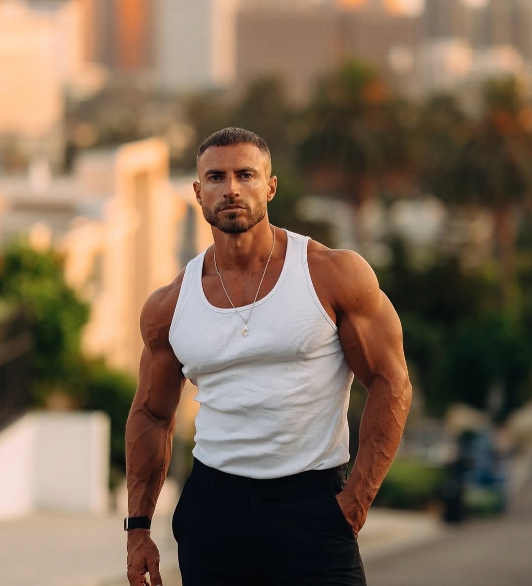 HaleOren91908's tweet photo. Para que puedas pensar en un macho este #seductivesunday. https://t.co/YUmHltEC2V