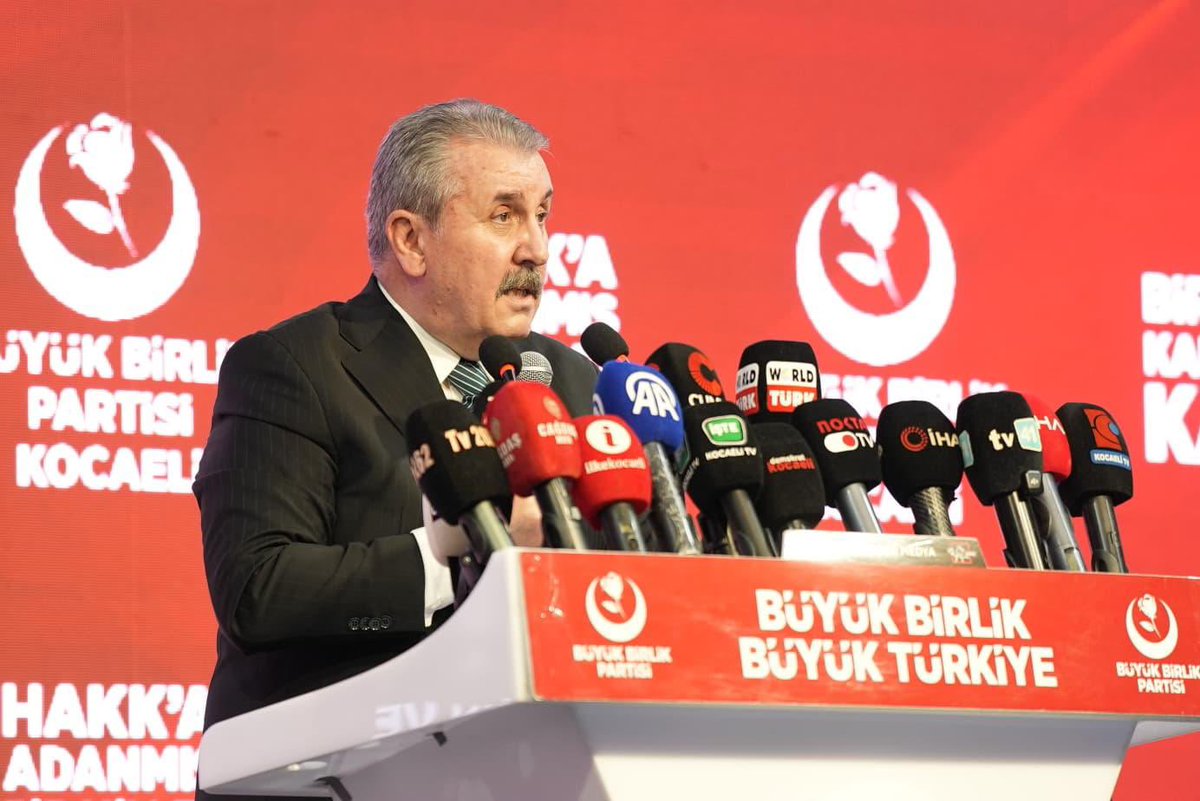 Desticikurumsal's tweet photo. Genel Başkanımız Sayın @Mustafa_Destici'nin katılımıyla Kocaeli Olağan İl Kongremizi büyük bir coşku ve yoğun katılımla gerçekleştirdik.

Kongre sonucu yeniden İl Başkanı seçilen Metehan Küpçü ve yönetimini tebrik ediyoruz.

Birlik ve kararlılıkla yolumuza devam ediyor, teşkilatlarımızla birlikte güçlü yarınlara yürüyoruz. 🇹🇷