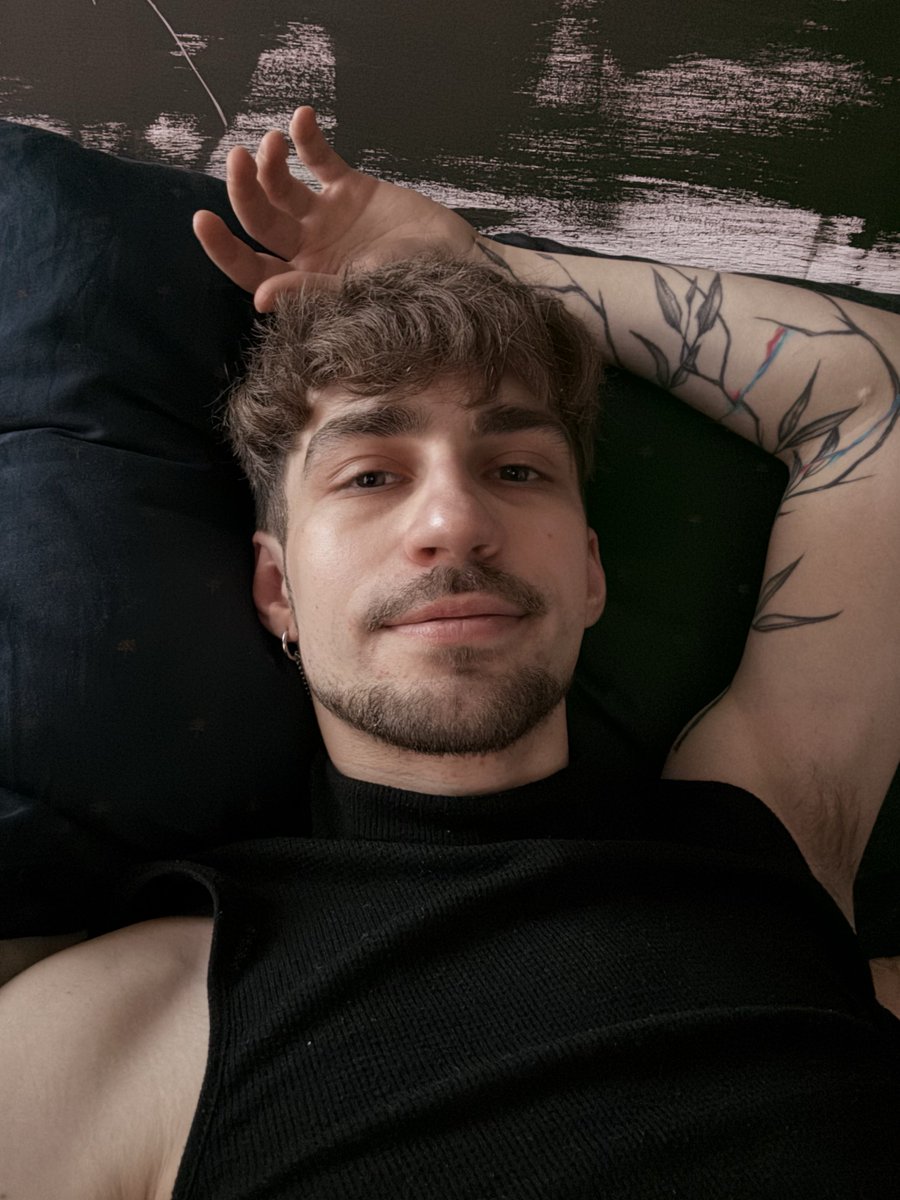 Артуріто🪽 tweet media