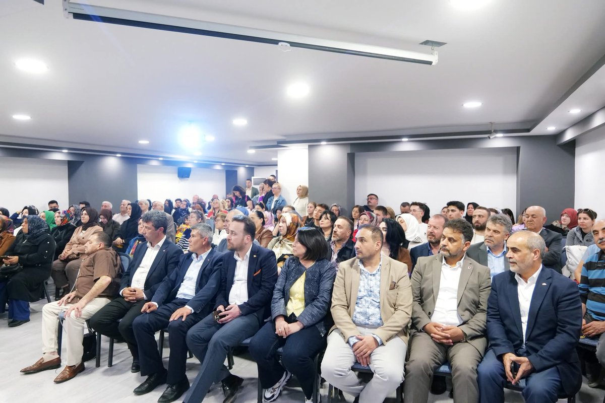 ferihaertorun26's tweet photo. İl Başkanlığımız tarafından gerçekleştirilen daraltılmış İl Danışma Meclisi toplantısına katılım sağladık. Teşkilâtımızın motivasyonunu artıran değerlendirmelerin yapıldığı toplantıda, ortak akıl ve istişare kültürüyle Eskişehir’imize dair hedeflerimizi konuştuk.
Bu anlamlı buluşmaya emek veren tüm teşkilât mensuplarımıza ve yol arkadaşlarımıza teşekkür ediyorum.