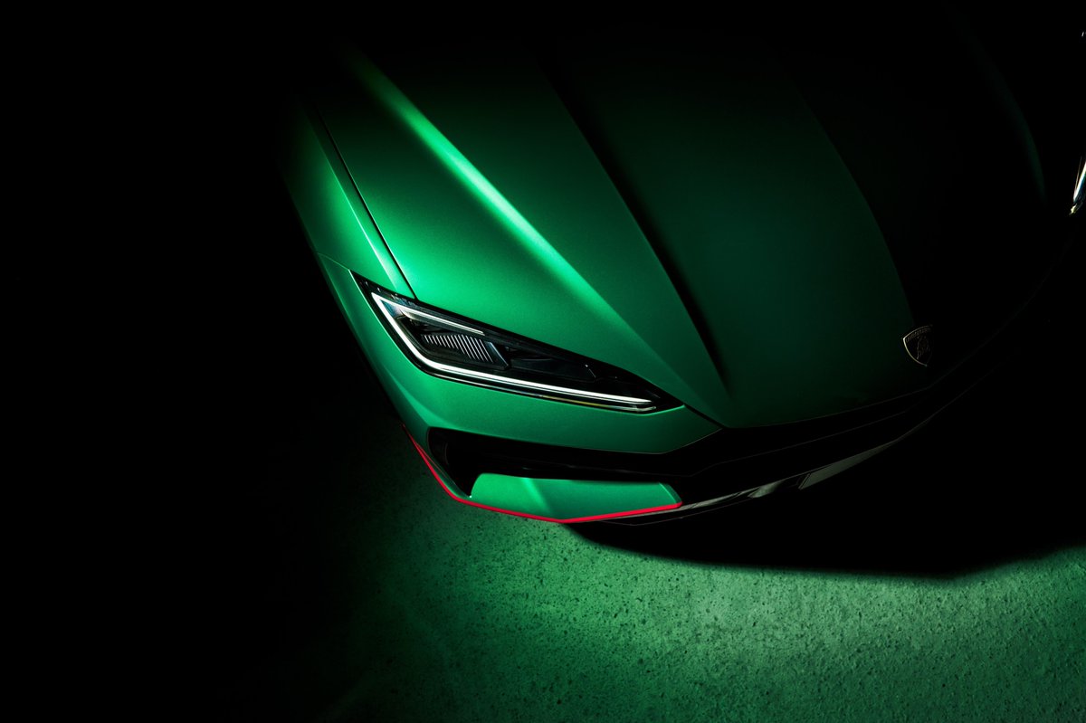 luxurycarsch's tweet image. Lamborghini unveiled the limited “Tettonero” Capsule at Milano Design Week 2026, offering 630 highly exclusive units of its hybrid Super SUV.

With over 70 personalization options, it becomes the most customizable Urus ever created. #lamborghini #switzerland #luxurycars