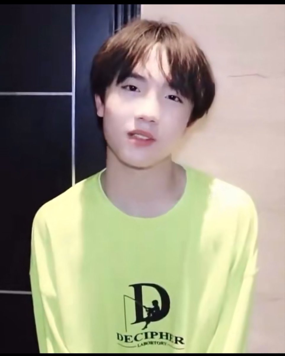 TTTTT0421's tweet photo. 朱志鑫看到这样的苏新皓真的不想急头白脸艹一顿吗？有人建设大棍小铲嘛？想看 我不怕大棍给小铲艹坏了 https://t.co/18uE7eG2DJ