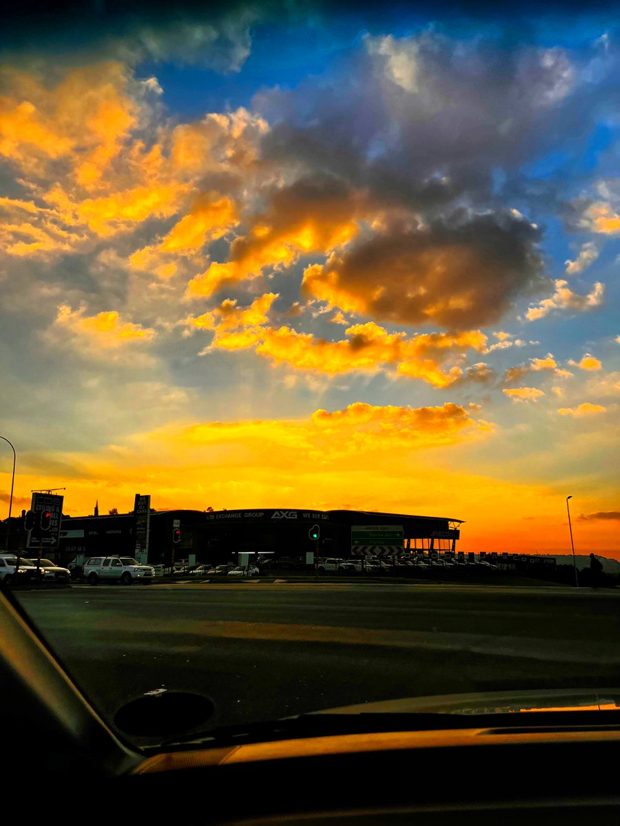 SCP_SECURITY's tweet image. 18:47 Florida, Roodepoort

🌆 Good Evening, everyone

Wishing all our clients, staff, and community a safe and peaceful evening ahead. 🌙
Please stay alert, travel safely, and take care out there.

#GoodEvening #StaySafe #CommunitySafety