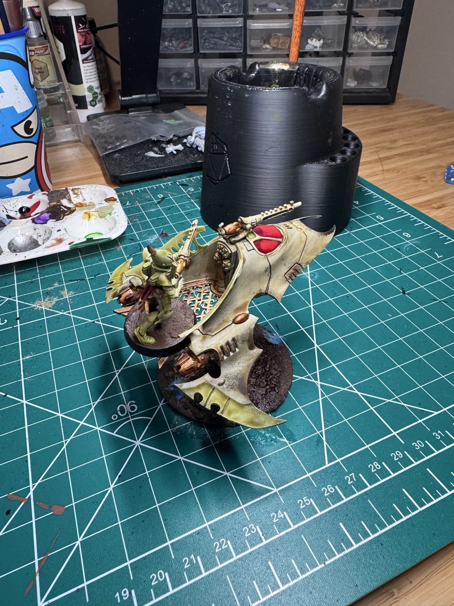 InnocentNormal's tweet image. Got my first venom up and ready to raid realspace. Really glad the scheme seems to have worked out, I like Aeldari Drukhari etc in brighter colors 

#warhammer #paintingwarhammer #minipainting #warhammer40k #drukhari