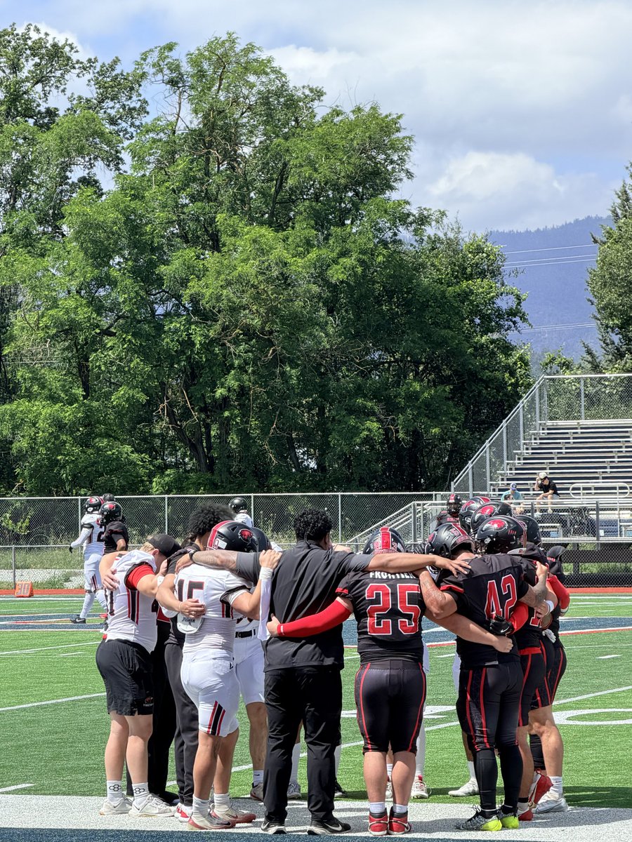 BEngstrom2027's tweet photo. Had a great time at junior day learning more about @SimpsonU_FB . Thanks for hosting us. @coachutterSU @unko_drew_ @CoachMenaSU https://t.co/o54thKGuQr