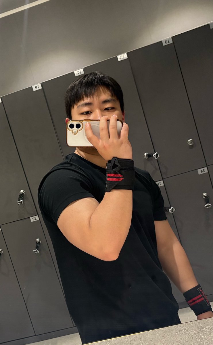 ooo_01_oy's tweet photo. 💪 https://t.co/dtpfOGGShS