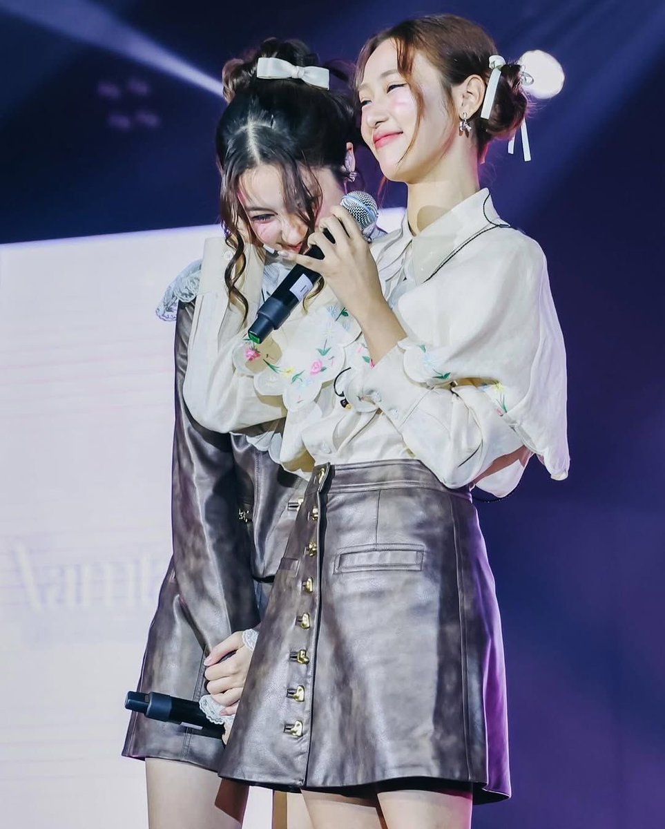 janaimare's tweet photo. ❤️‍🩹: I see P'Namtan as a small girl who also needs someone to take care of

#NamtanFilm #น้ำตาลฟิล์ม https://t.co/7w9aZtNvZe