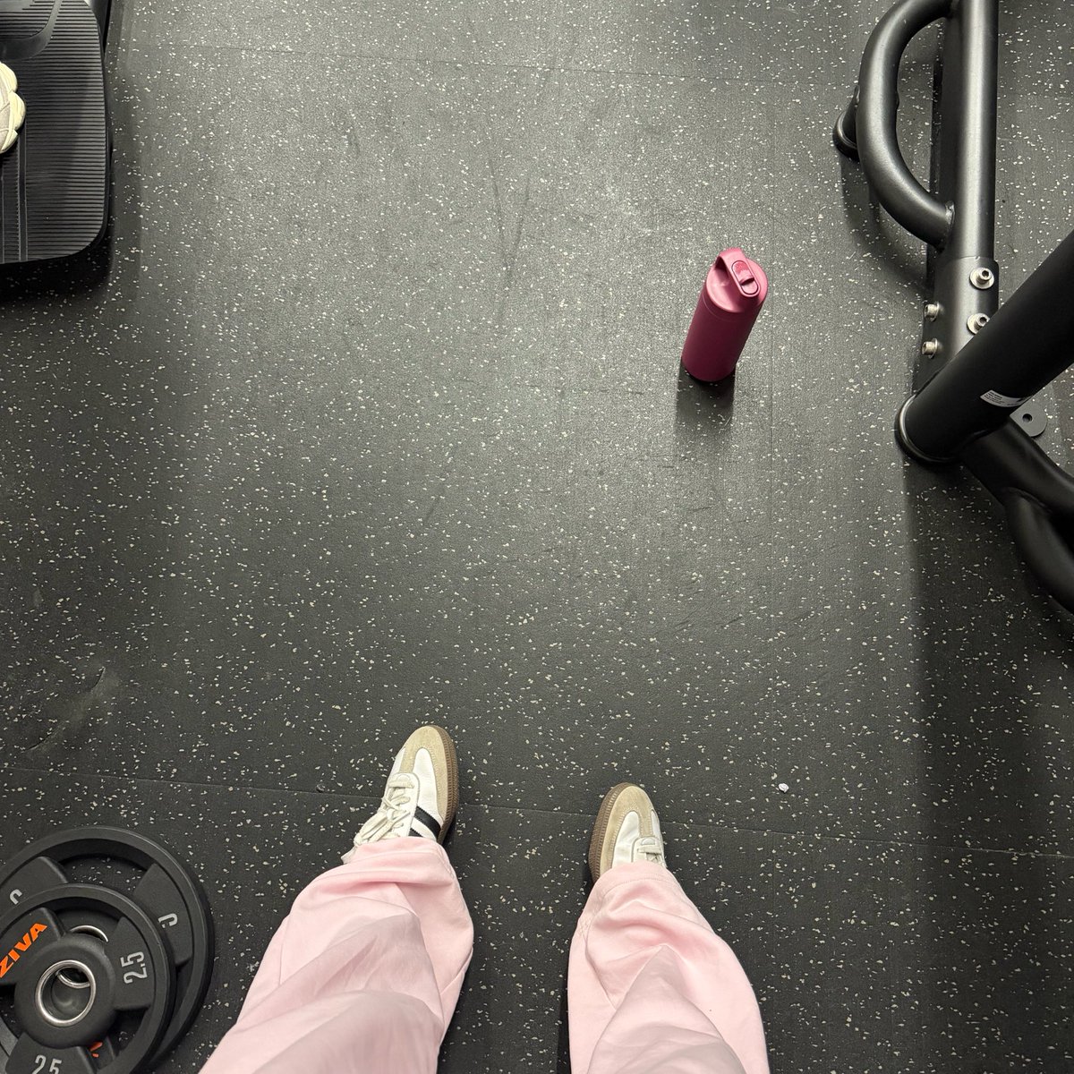 じゃな tweet media