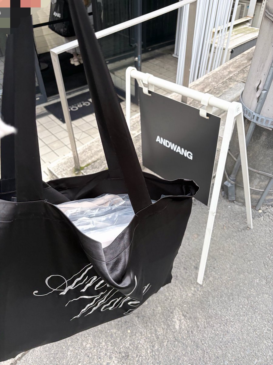 Neconnchu's tweet photo. andwang popup ♱
店員さんのコーデかわいすぎてそのまま買ってしまった(神ω神) https://t.co/gRx1KSSUxz