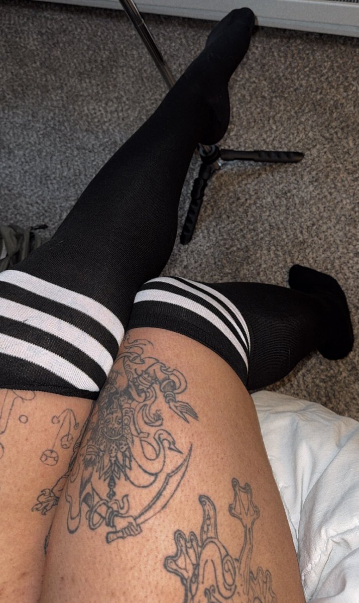 Daenrya_OF's tweet photo. https://t.co/z1fxkpssaS
💲🍀🤑🍀💲
#onlyfans #of #feet #dom #switch #sub #porn #publicnudity #خان_کی_جدوجہد_کے_30_سال  #money #findom https://t.co/QEiVraoHc3