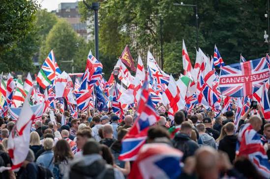 Tommy Robinson 🇬🇧 tweet media